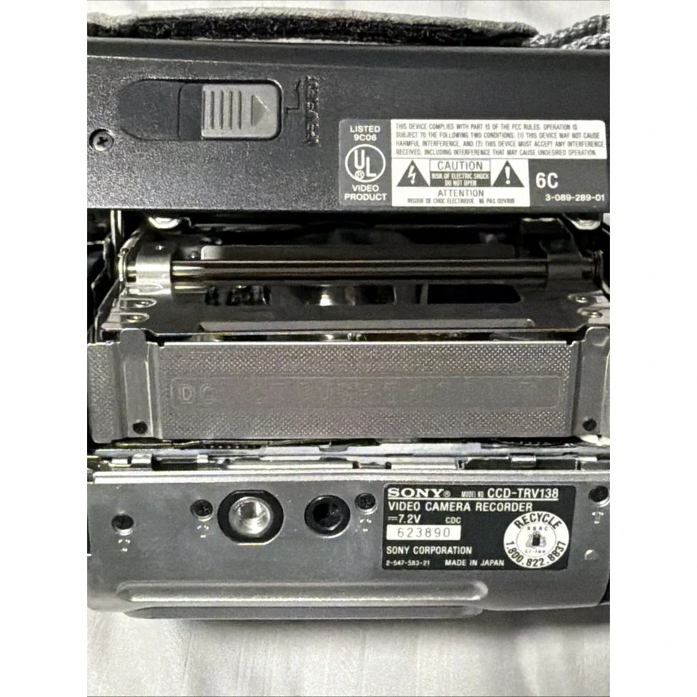 Sony Handycam DCR-TRV280 Digital 8 Silver Camcorder w/Battery, 2 Tapes Tested